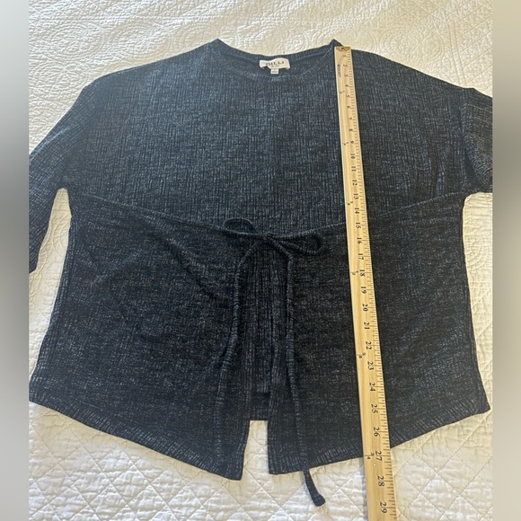 - Gilli Dark Charcoal Color Chenille Long Sleeve Top. Size Large. - Picture 4 of 4